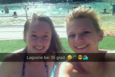 Angie (rechts) Angie (rechts)